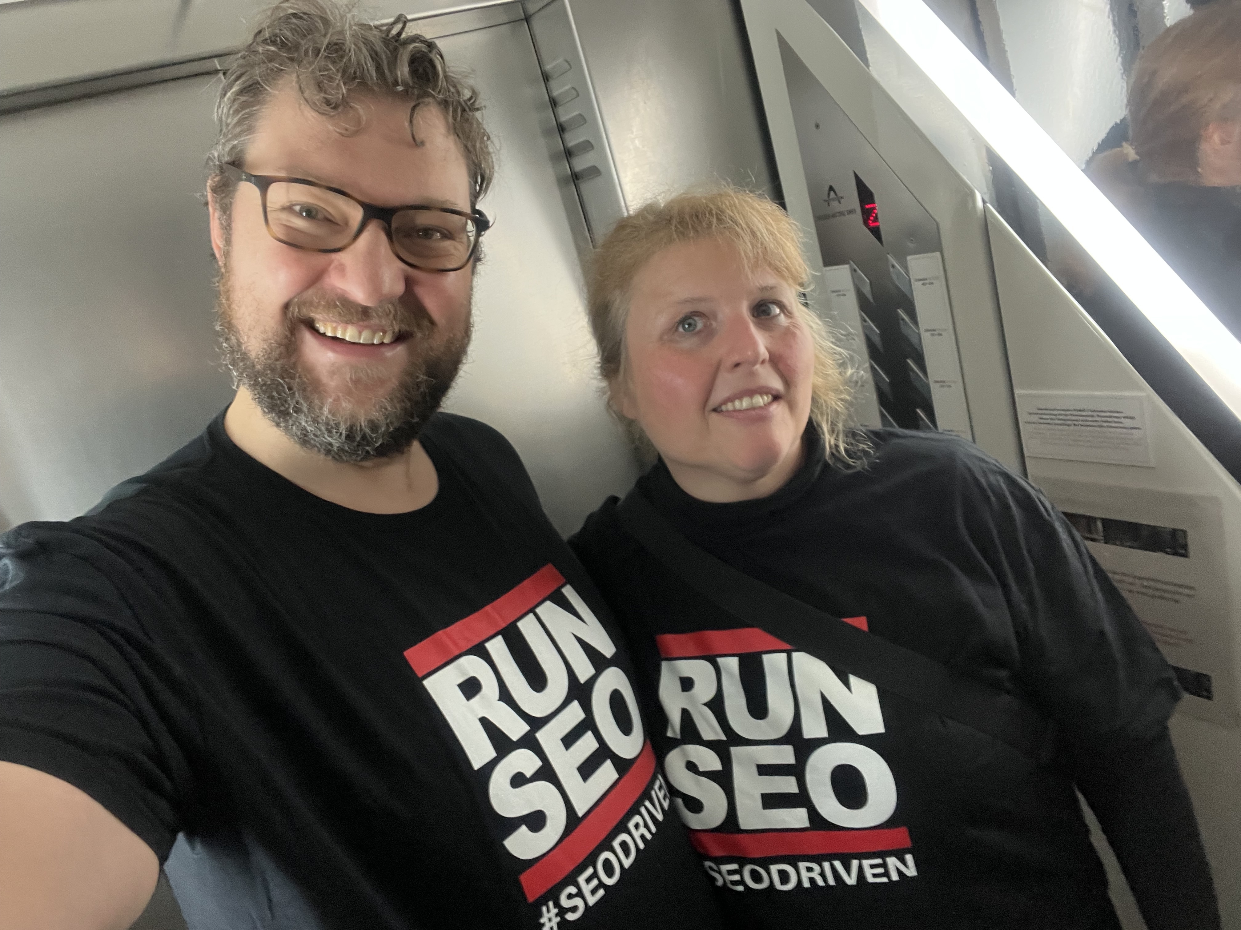 Yvonne Schäfer-Muhr im RUN SEO Shirt, leidenschaftliche SEO-Community